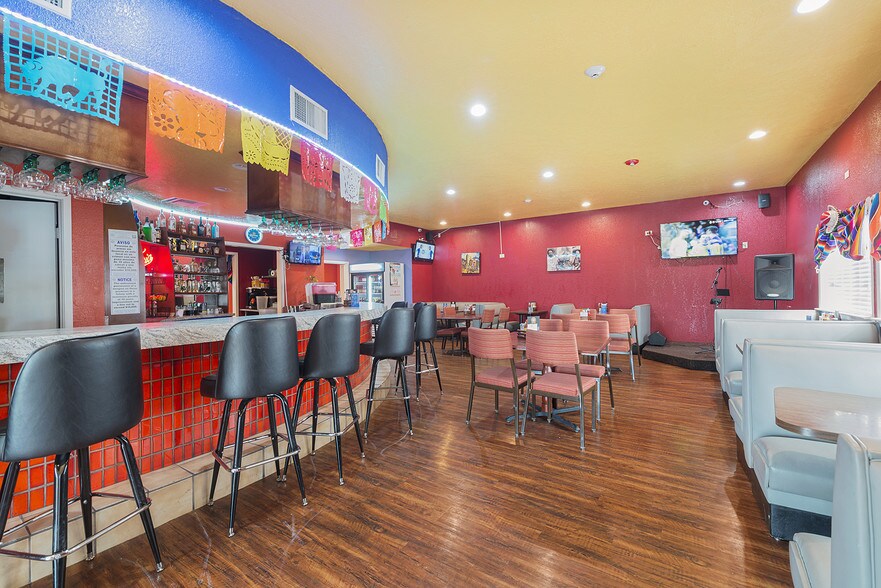 More Photos Of 17009 East Fwy, Channelview General Retail For Sale