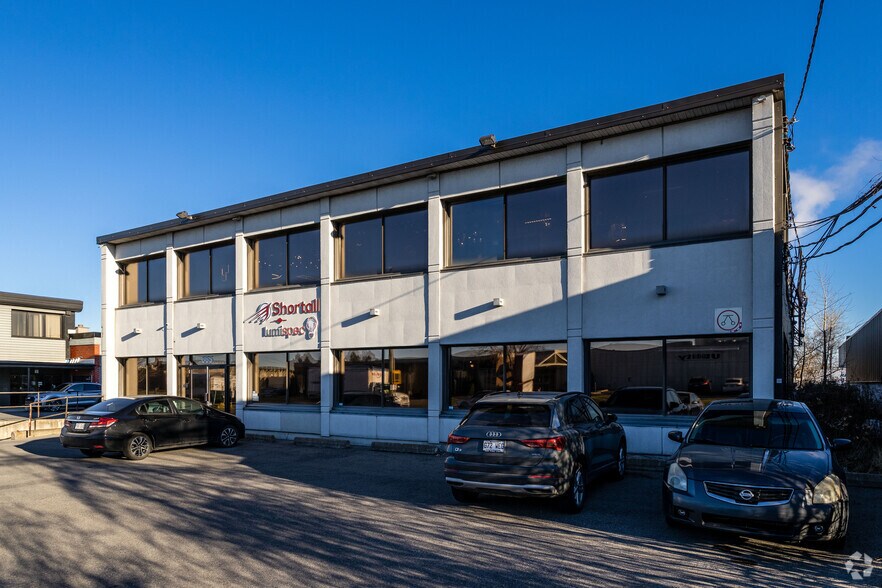 More Photos Of 665 Montée de Liesse, Montréal Warehouse For Lease