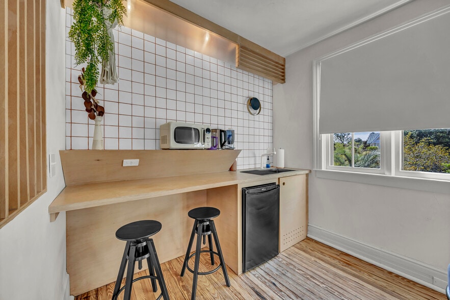 More Photos Of 118 S 4th St, Wilmington Hospitality For Sale