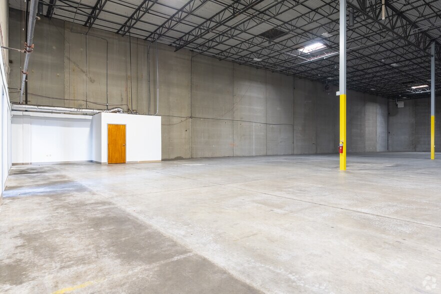 More Photos Of 3655 Atlanta Industrial Dr NW, Atlanta Warehouse For Lease