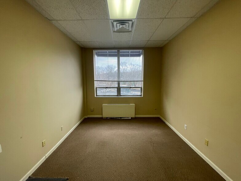 More Photos Of 217-223 E Hartsdale Ave, Hartsdale Storefront Retail Office For Lease