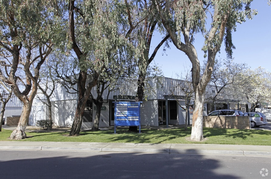 More Photos Of 2111-2133 Research Dr, Livermore Unknown For Lease
