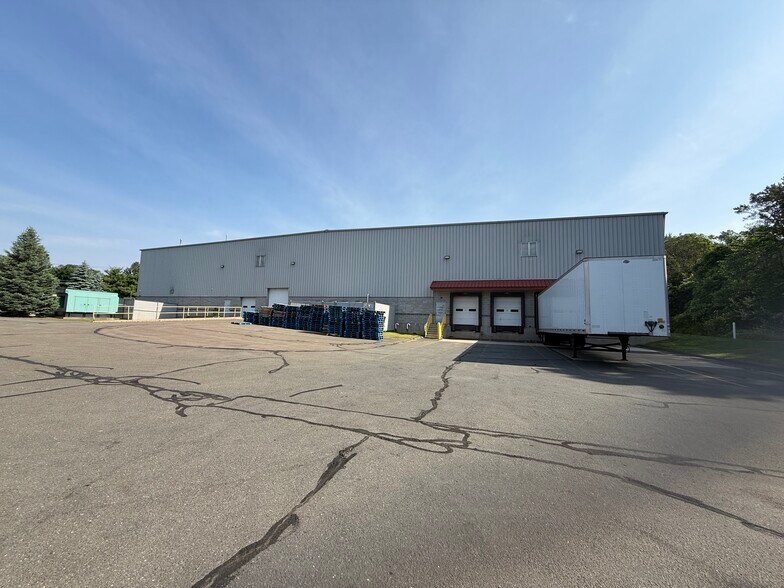 More Photos Of 450 Woodland Ave, Bloomfield Warehouse For Sale