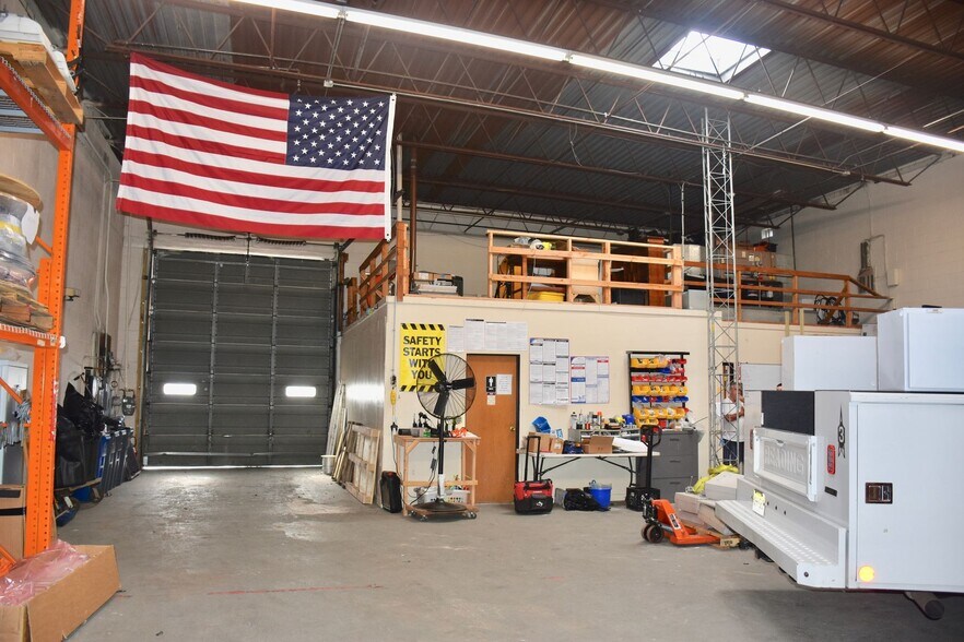 More Photos Of 150 Hobart St, Hackensack Warehouse For Lease