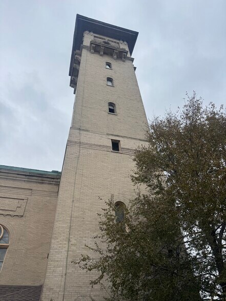 More Photos Of 5001 S Hermitage Ave, Chicago Religious Facility For Sale