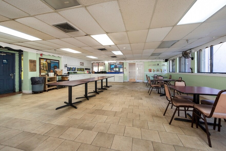 More Photos Of 2001 Polk St, Hollywood Healthcare For Sale