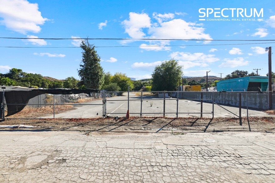 More Photos Of 23642 Pine St, Santa Clarita Land For Sale