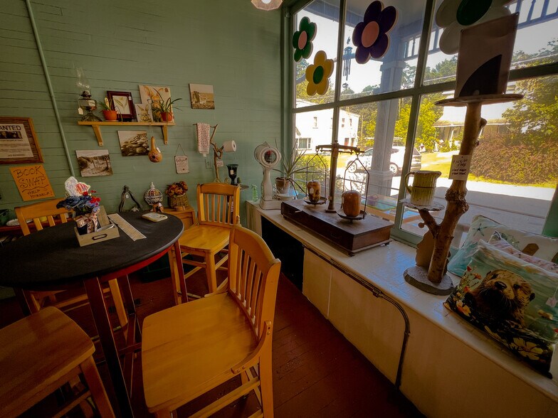 More Photos Of 7 Depot St, Long Eddy Hotel For Sale