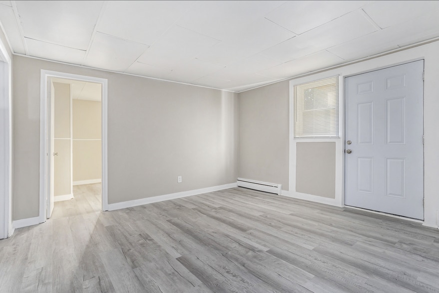 More Photos Of 161 Gale Ave, Galesburg Apartments For Sale
