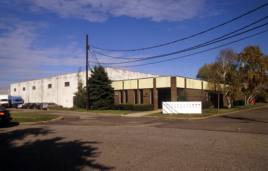 More Photos Of 525 Dell Rd, Carlstadt Unknown For Lease