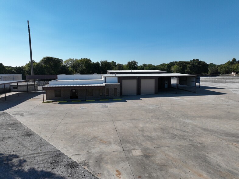 More Photos Of 1809 John McCain Rd, Colleyville Industrial For Lease
