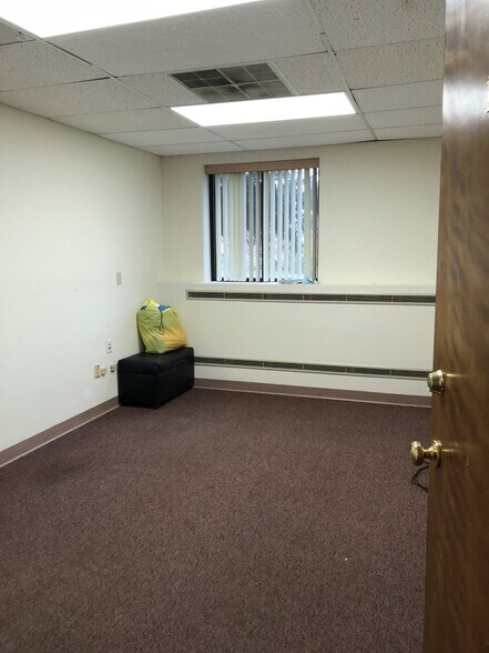 More Photos Of 860 Broad St, Emmaus Light Manufacturing For Lease