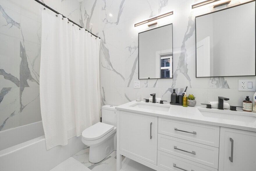 More Photos Of 64 E Cedar St, Chicago Apartments For Sale