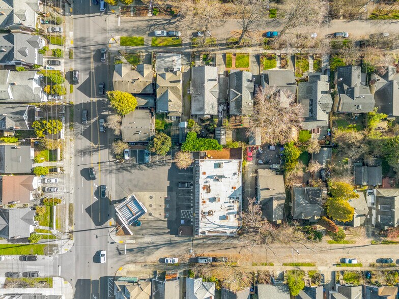 More Photos Of 101 NE 50th St, Seattle Convenience Store For Sale