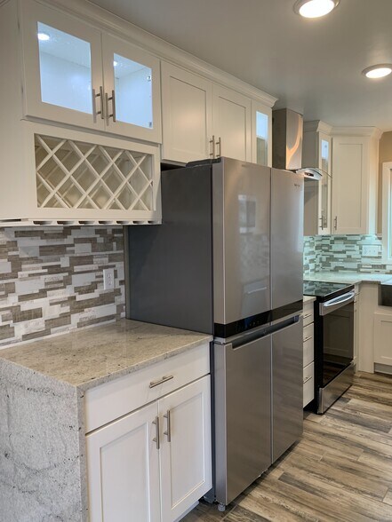 More Photos Of 1747 Oakdale Ave, Green Bay Apartments For Sale