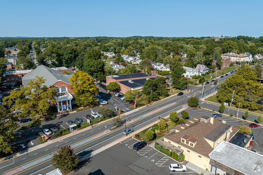 More Photos Of 830 Farmington Ave, West Hartford General Retail For Lease