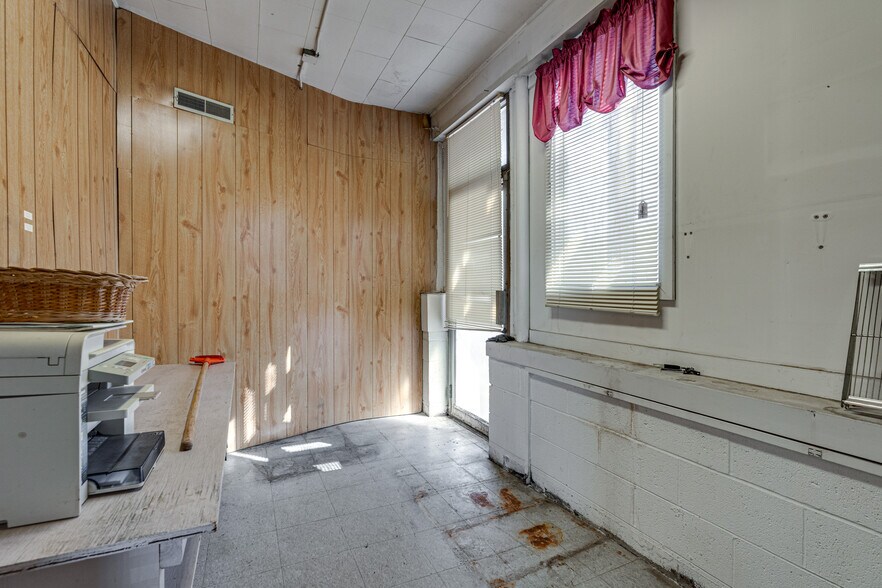 More Photos Of , Chattanooga Unknown For Sale