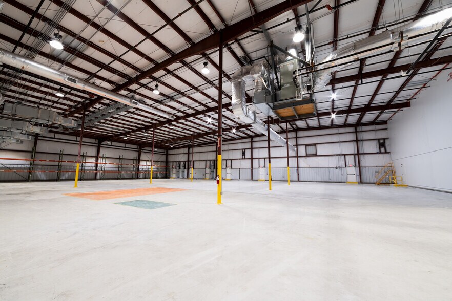 More Photos Of 415 Jessen Ln, Charleston Warehouse For Lease