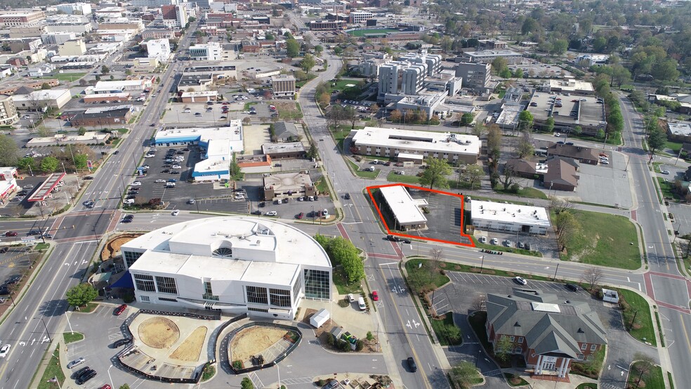 More Photos Of 719 N Elm St, High Point Medical For Lease