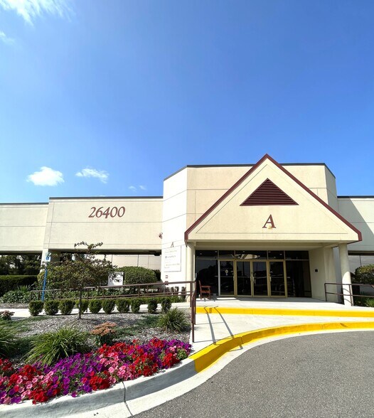 Primary Photo Of 26400 W 12 Mile Rd, Southfield Medical For Lease