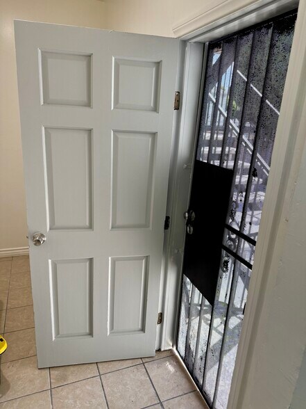 More Photos Of 8930 S Vermont Ave, Los Angeles Daycare Center For Lease