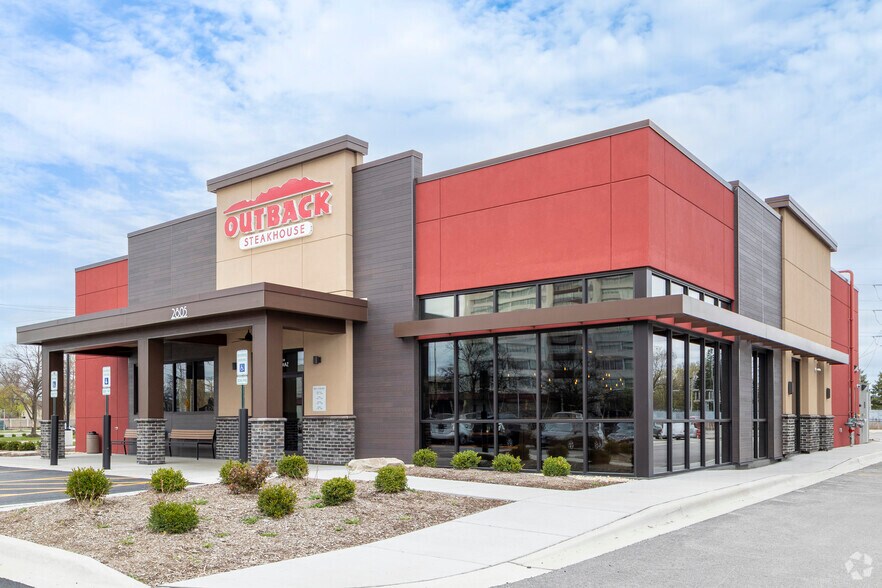 Primary Photo Of 2805 Mannheim Rd, Des Plaines Restaurant For Sale