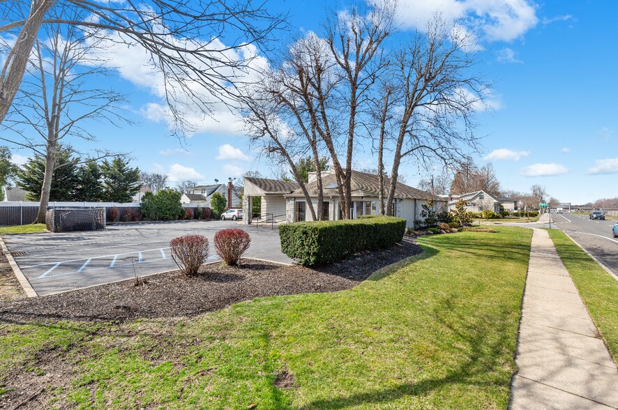 More Photos Of 986-990 Sunrise Hwy, Babylon Medical For Sale