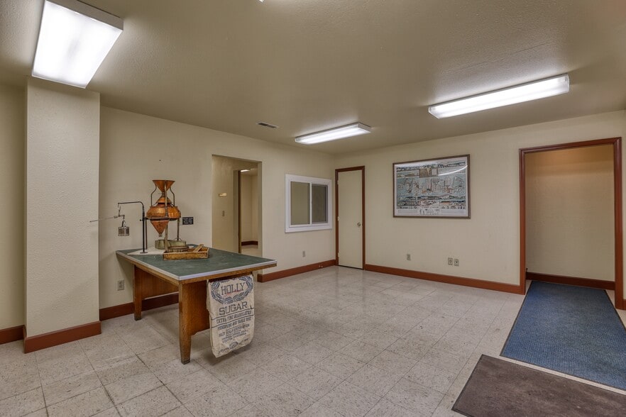 More Photos Of 1457 Coffeen, Sheridan Warehouse For Sale