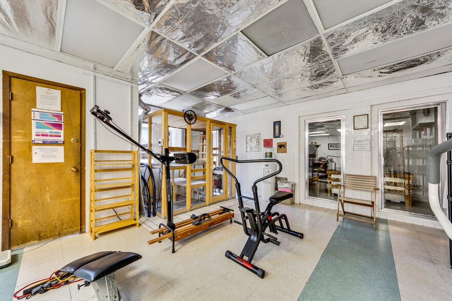More Photos Of 8345 Walnut Hill Ln, Dallas Medical For Sale
