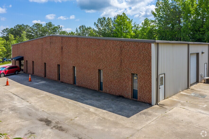 Primary Photo Of 120 Robinson Ct, Fayetteville Warehouse For Lease