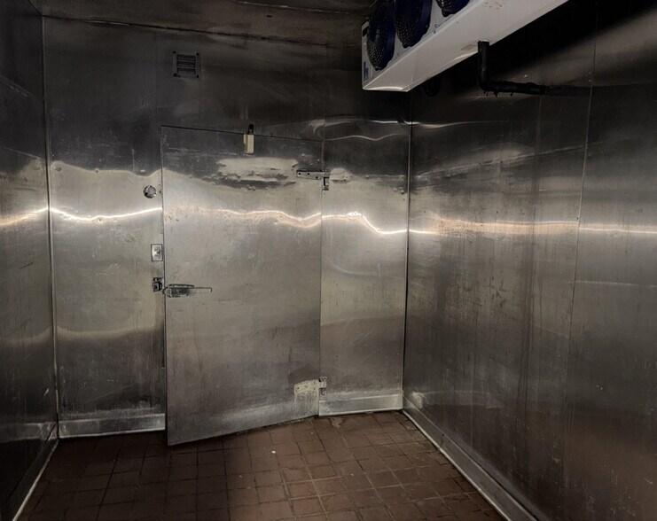 More Photos Of 3621 S Western Ave, Los Angeles Restaurant For Lease