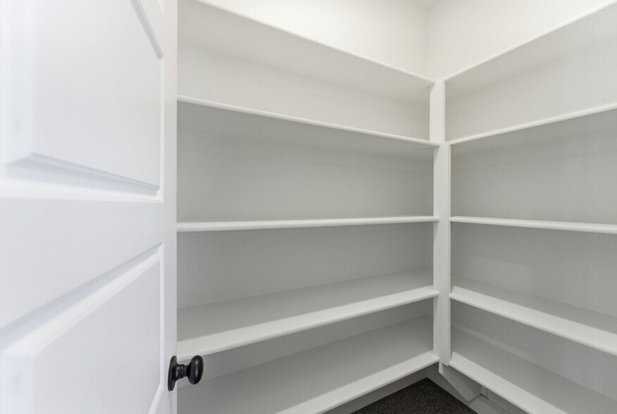 More Photos Of 132-144 E Chambord Ct, Sandy Apartments For Sale