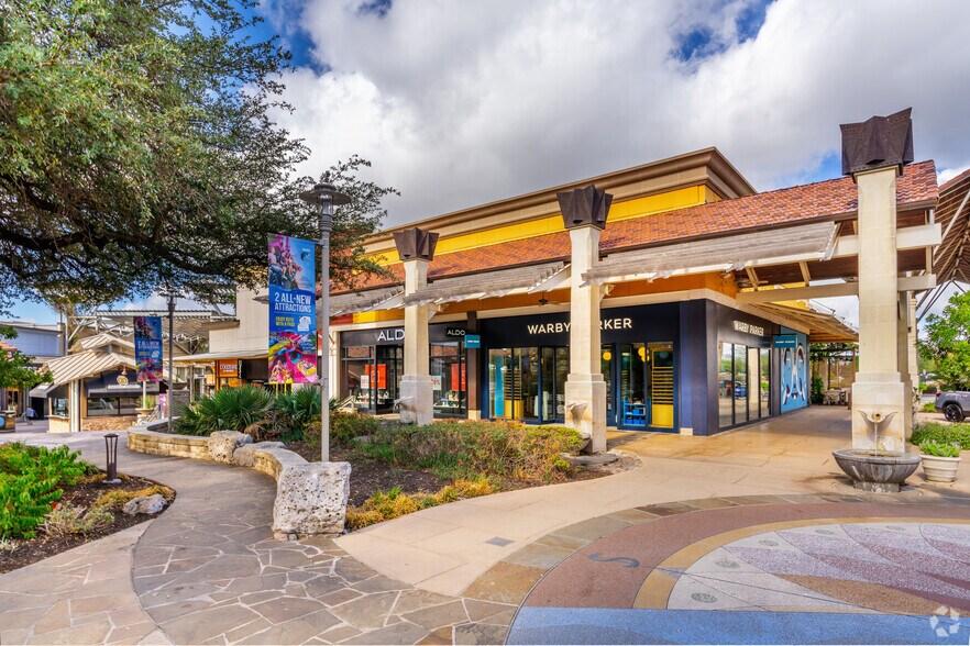 More Photos Of 15900 La Cantera Pky, San Antonio Unknown For Lease
