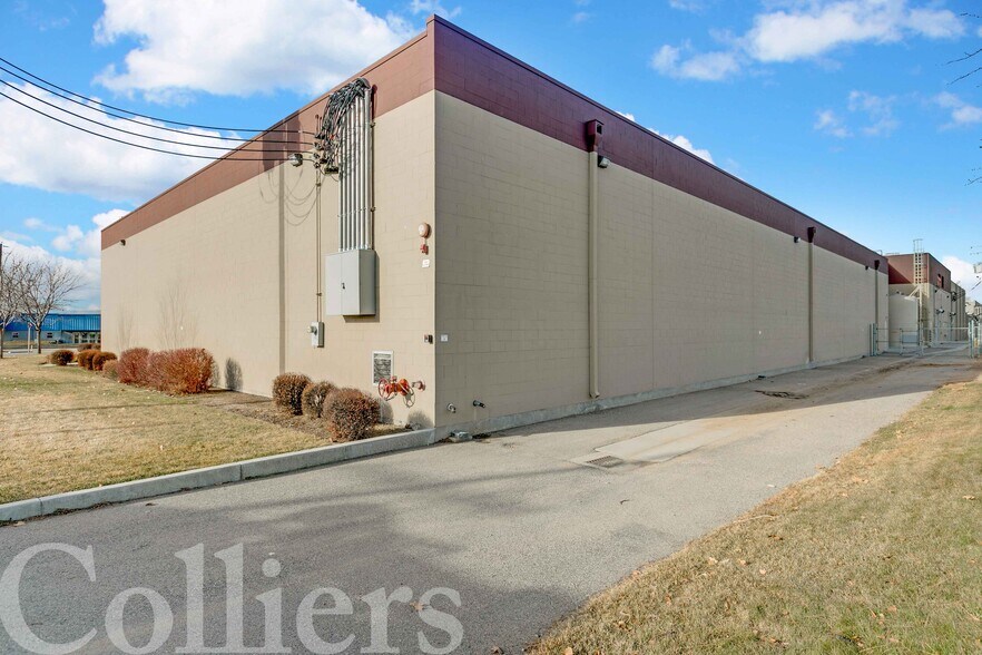 More Photos Of 11193 W Emerald St, Boise Distribution For Lease