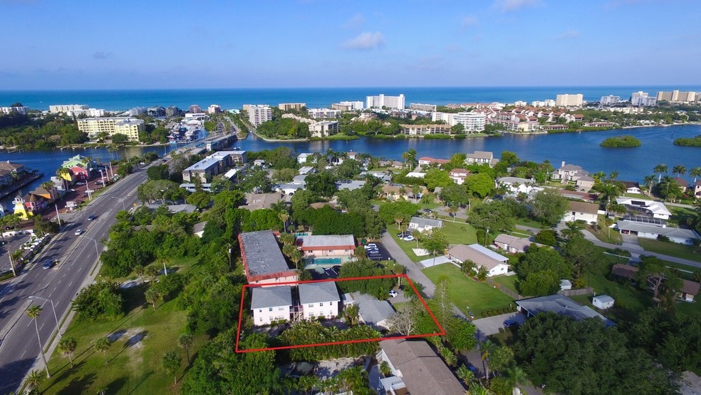 More Photos Of 1630 Redwood St, Sarasota Apartments For Sale