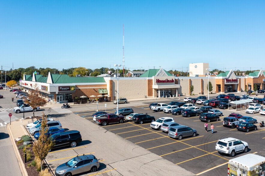 More Photos Of 310 N Clippert St, Lansing Unknown For Lease