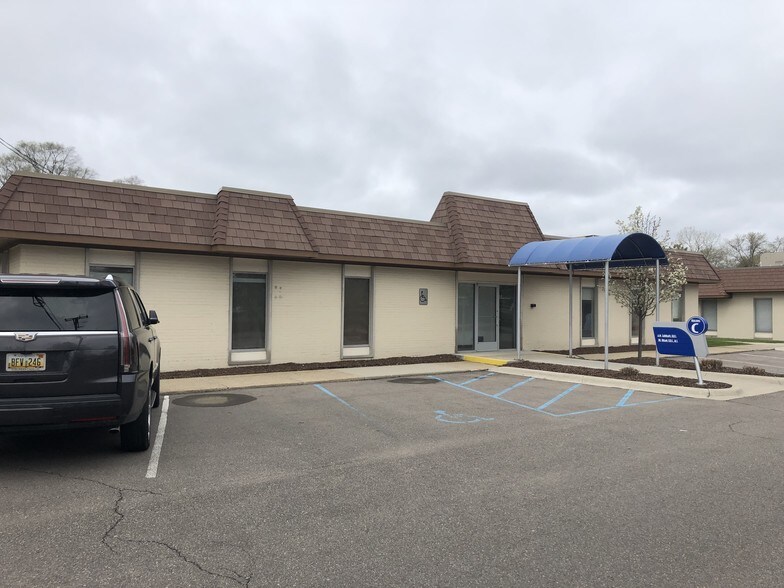 More Photos Of 6405 Telegraph Rd, Bloomfield Hills Medical For Lease