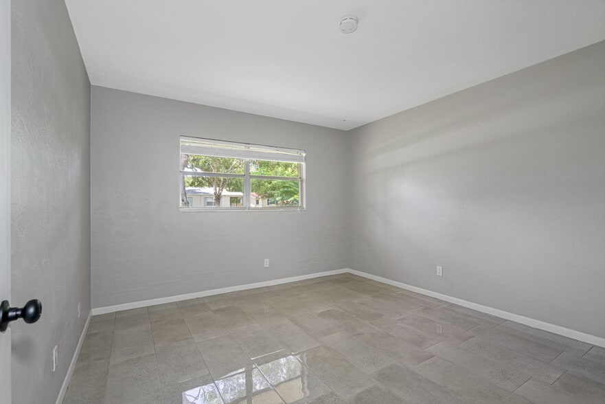 More Photos Of 3960 12th St, Saint Petersburg Apartments For Sale