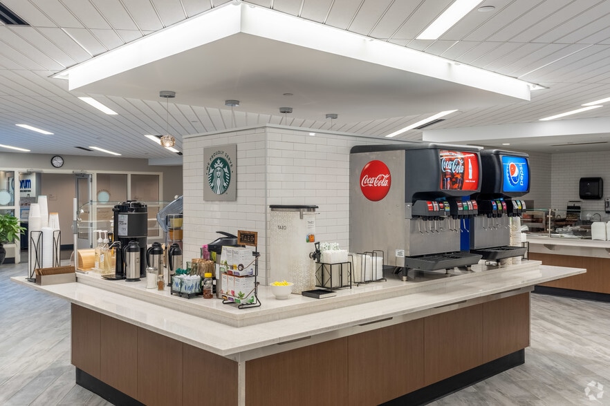 More Photos Of 3 Parkway Blvd N, Deerfield Office For Sale