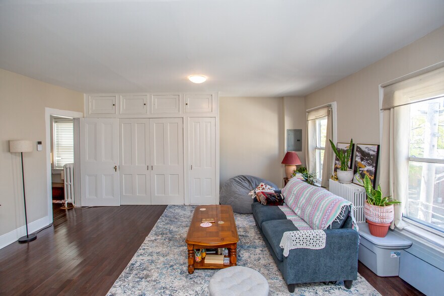 More Photos Of 45 Bridge St, Lambertville Storefront Retail Office For Sale