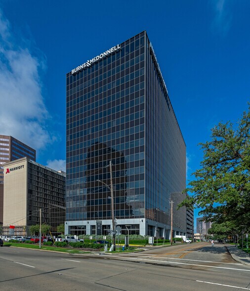 More Photos Of 1700 West Loop S, Houston Office For Sale