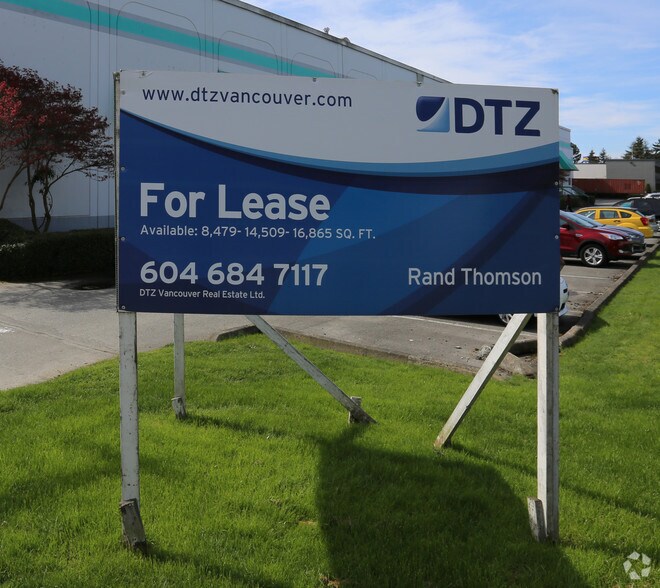 More Photos Of 13900-13980 Bridgeport Rd, Richmond Warehouse For Lease