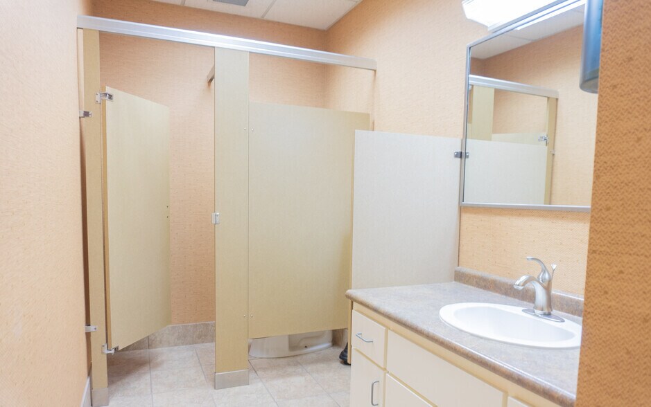 More Photos Of 2303 Dawson Rd, Albany Office For Lease