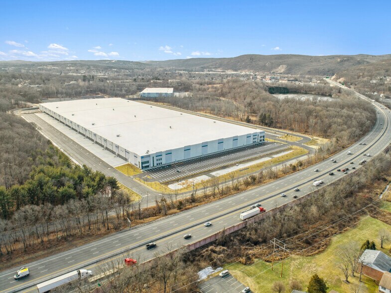 More Photos Of 25 Old Mill Rd, Suffern Unknown For Lease