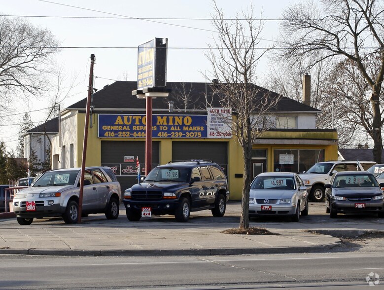 More Photos Of 3725 Lake Shore Blvd W, Toronto Auto Repair For Lease