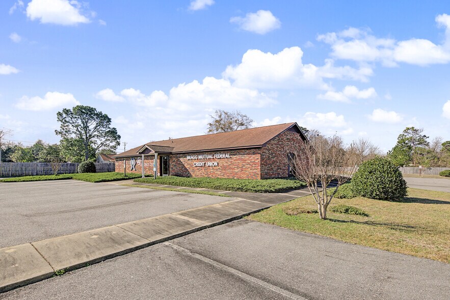 More Photos Of 219 N Main St, Spring Lake Bank For Sale