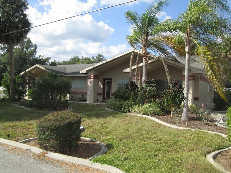 More Photos Of 600 N Eustis St, Eustis Medical For Sale