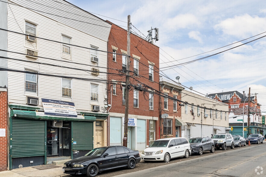 More Photos Of 32-31 Greenpoint Ave, Long Island City Apartments For Lease