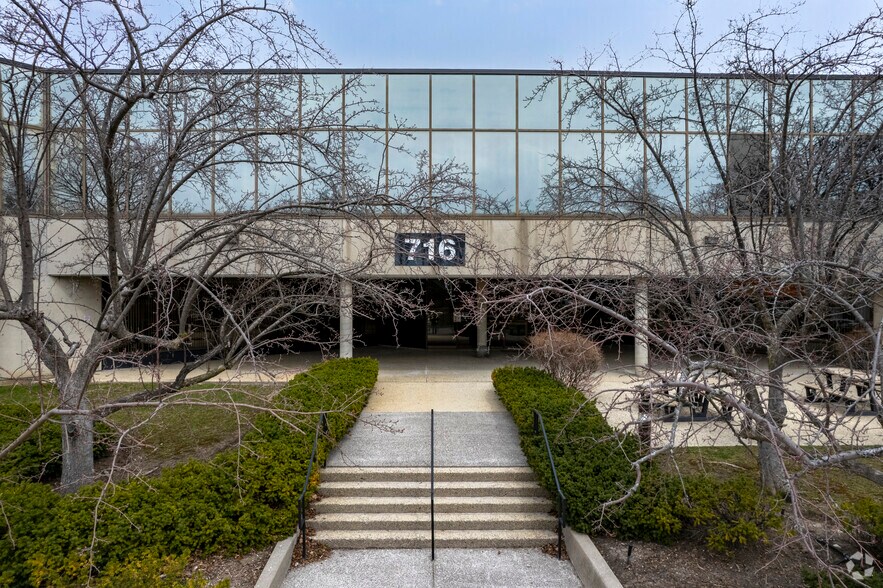 More Photos Of 716 Gordon Baker Rd, Toronto Office For Lease