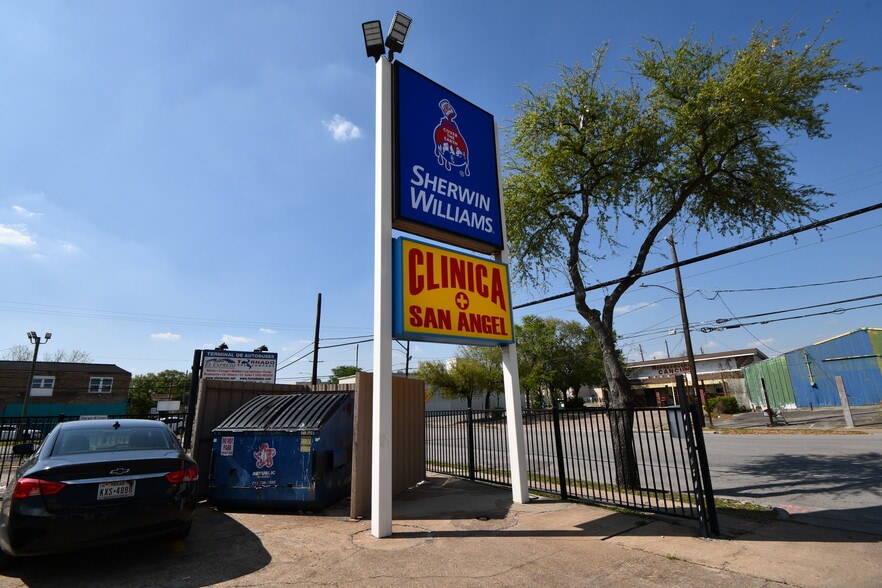 More Photos Of 7118 Harrisburg Blvd, Houston Medical For Sale